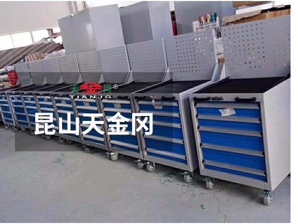 你的鉗工工具柜買貴了嗎，實(shí)力廠家給您批發(fā)價(jià)格！