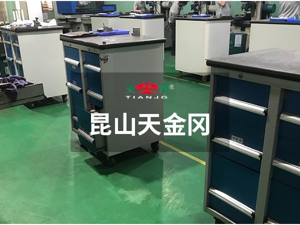 工具柜廠家哪個(gè)好，天金岡18年始終秉承綠色環(huán)保理念！