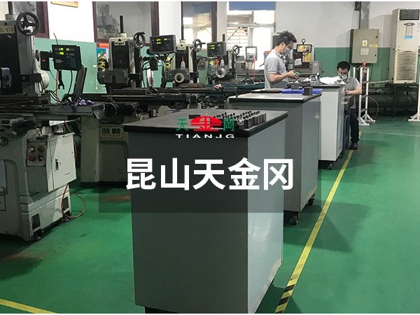 工具柜廠家哪個(gè)好，-天金岡告訴你-品質(zhì)鑄就品牌！